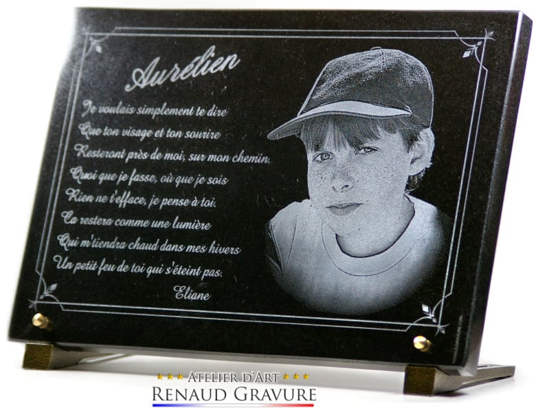 plaque funeraire enfant